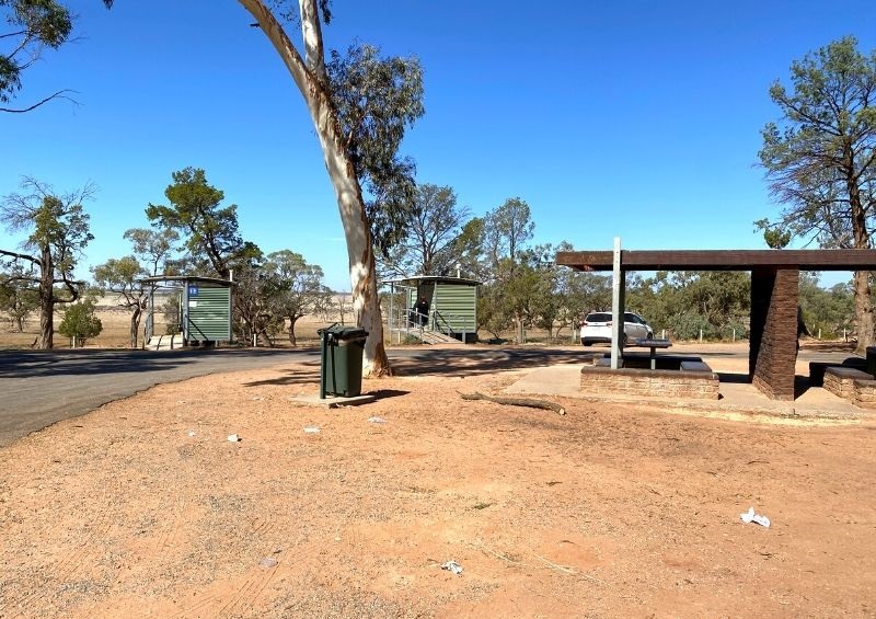 Rest stop on Silver City Highway, Broken Hill