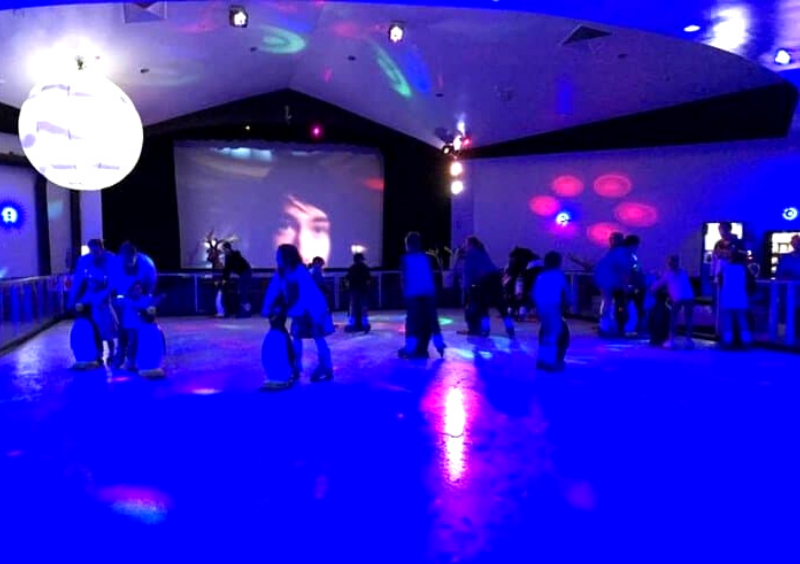 ice skating inside Paradise Resort Gold Coast reviews
